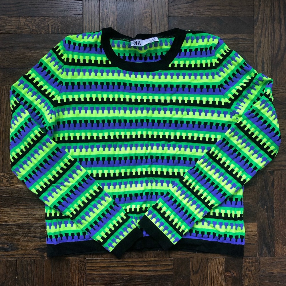Vibrant and retro long sleeve tee from Zara